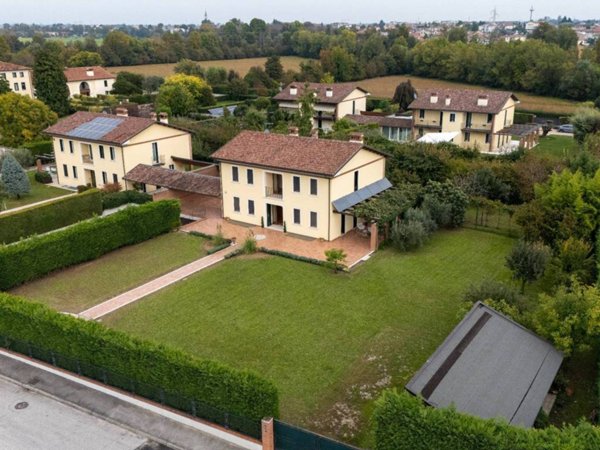 casa indipendente in vendita a Vicenza in zona San Bortolo/San Paolo
