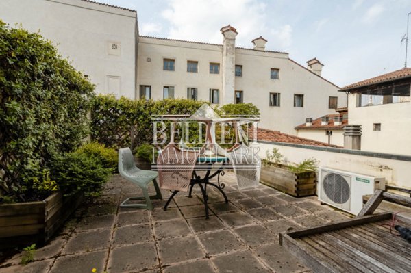 appartamento in vendita a Vicenza in zona Centro Storico