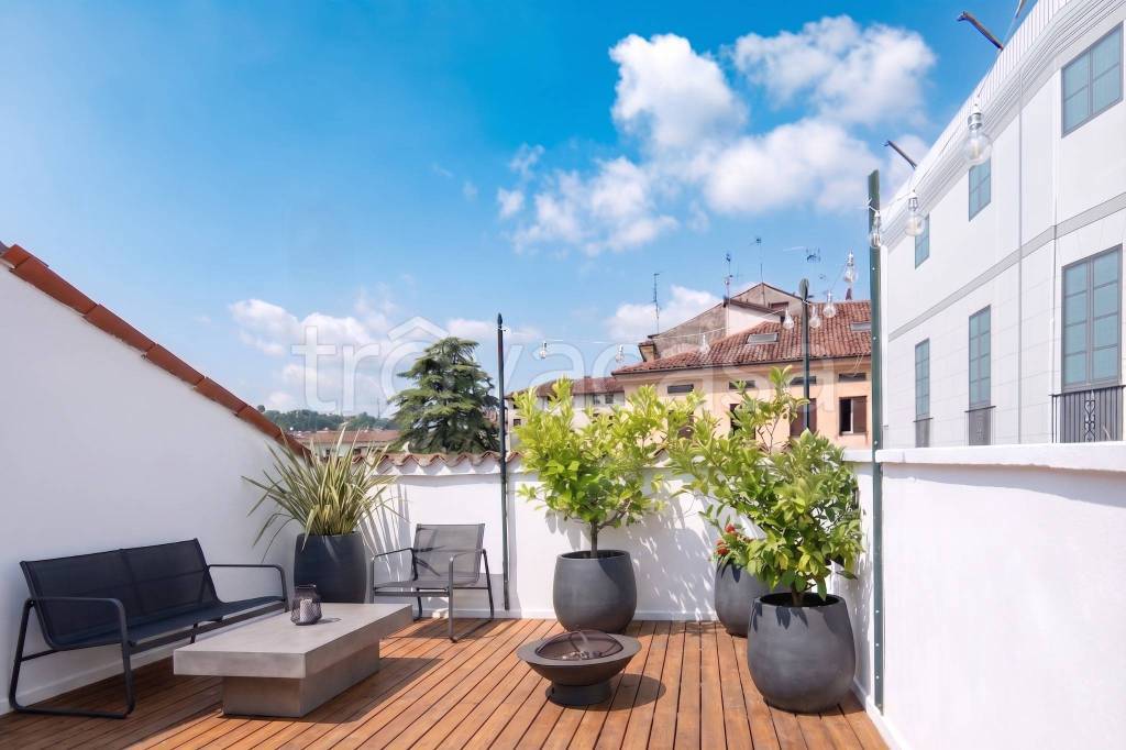 appartamento in vendita a Vicenza in zona Centro Storico