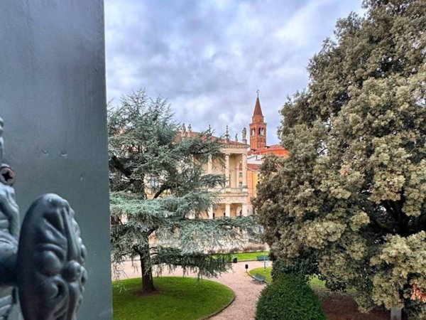 appartamento in vendita a Vicenza in zona Centro Storico