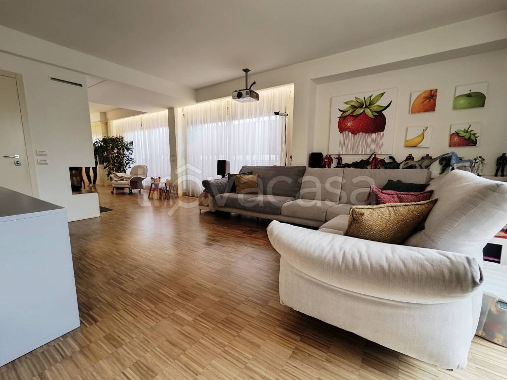 appartamento in vendita a Vicenza in zona Cattane