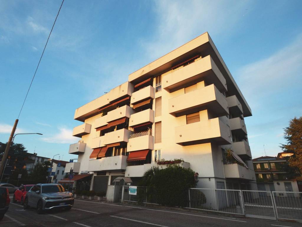 appartamento in vendita a Vicenza in zona Saviabona