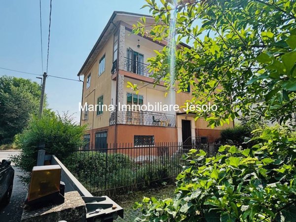 appartamento in vendita a Vicenza in zona Villaggio del Sole