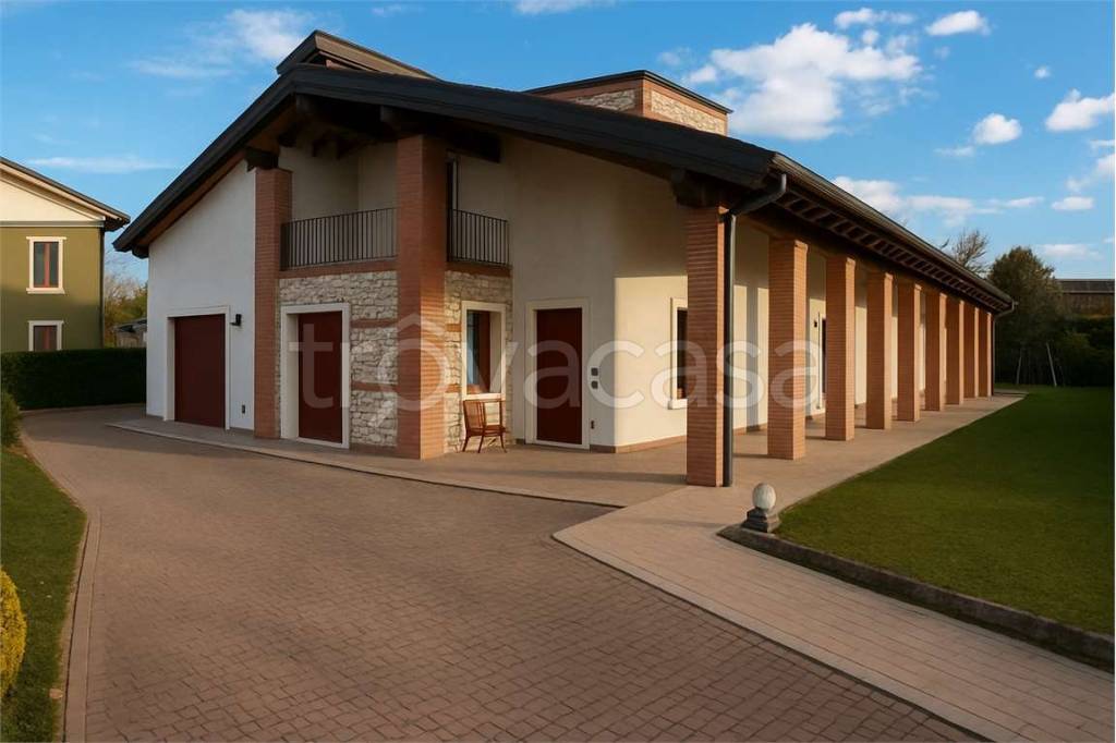 casa indipendente in vendita a Vicenza in zona Bertesinella