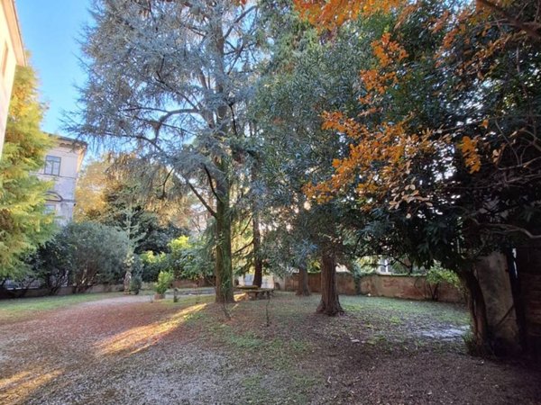 intera palazzina in vendita a Vicenza in zona Centro Storico