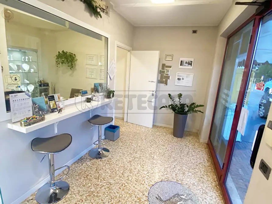 locale commerciale in vendita a Vicenza in zona Riviera Berica