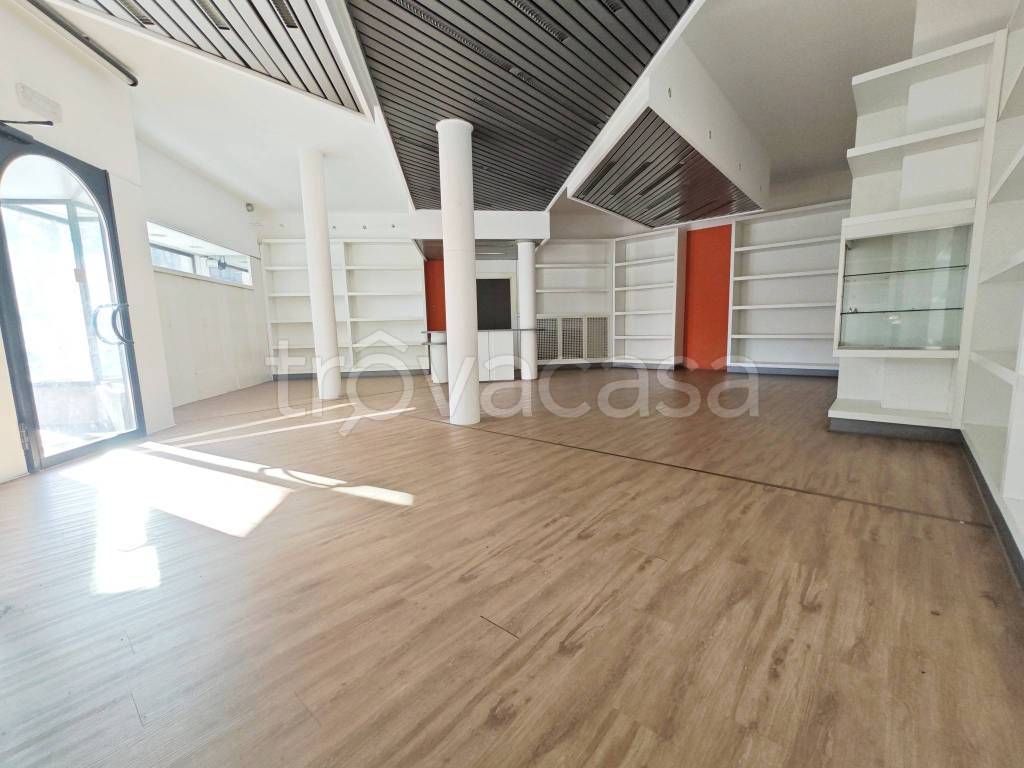 negozio in vendita a Vicenza in zona Ferrovieri