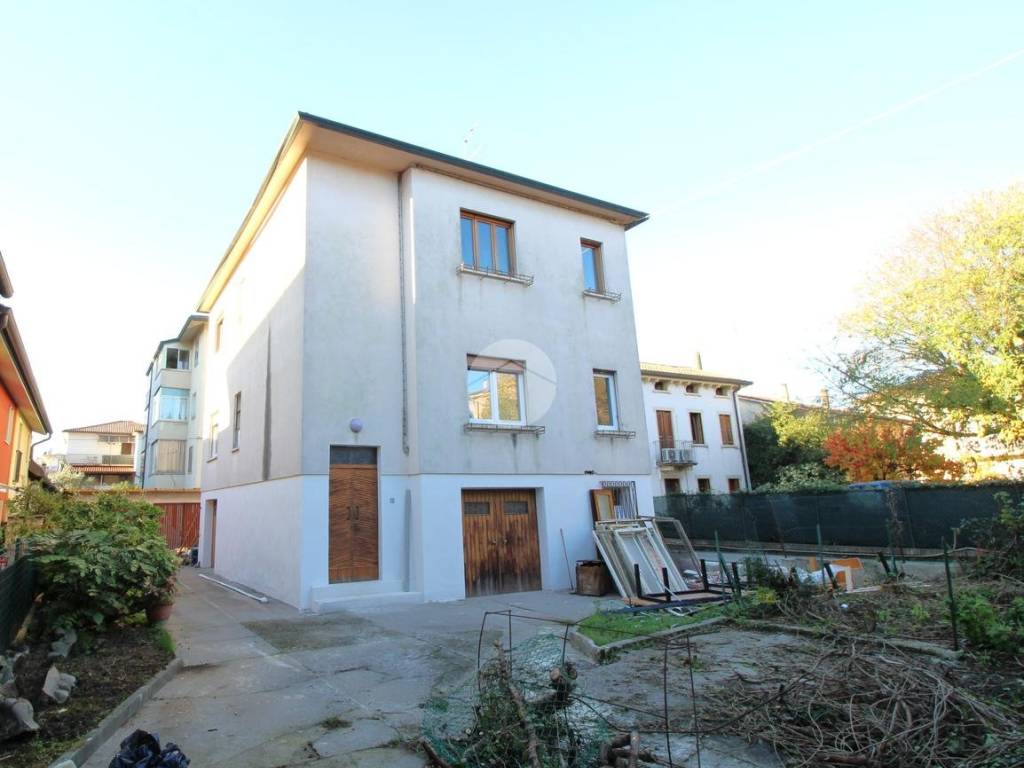 casa indipendente in vendita a Vicenza in zona Anconetta