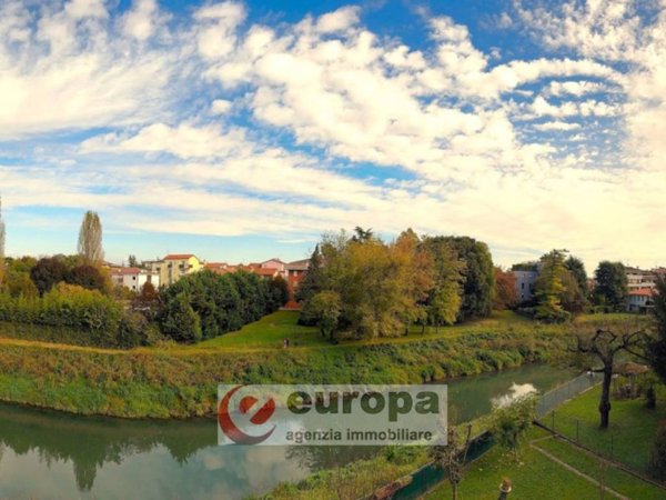 casa indipendente in vendita a Vicenza in zona San Bortolo/San Paolo