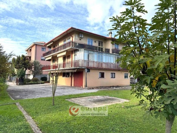 casa indipendente in vendita a Vicenza in zona San Bortolo/San Paolo