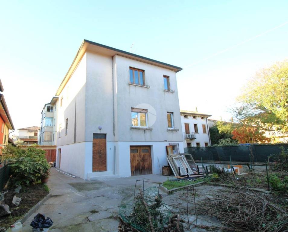 casa indipendente in vendita a Vicenza in zona Centro Storico