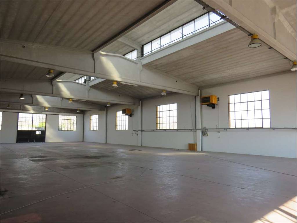 locale commerciale in vendita a Vicenza in zona Centro Storico