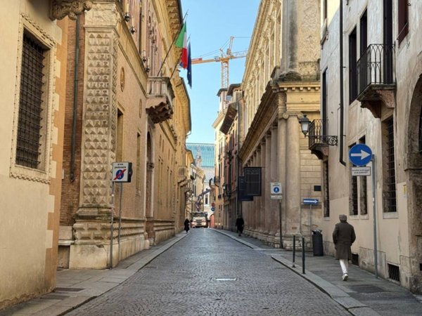 appartamento in vendita a Vicenza in zona Centro Storico