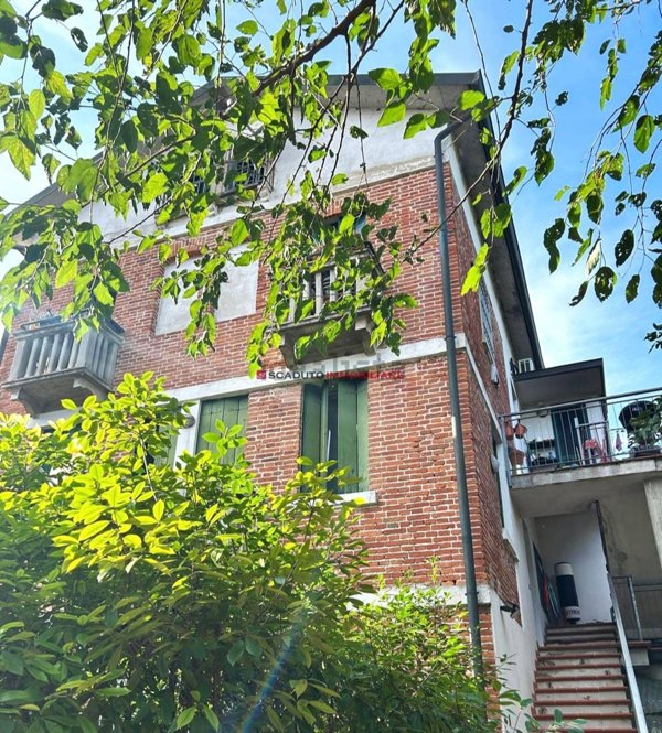 appartamento in vendita a Vicenza in zona Borgo Berga