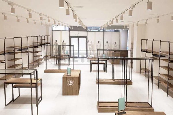 locale commerciale in vendita a Vicenza in zona Borgo Berga