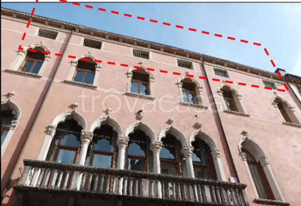 appartamento in vendita a Vicenza in zona Centro Storico