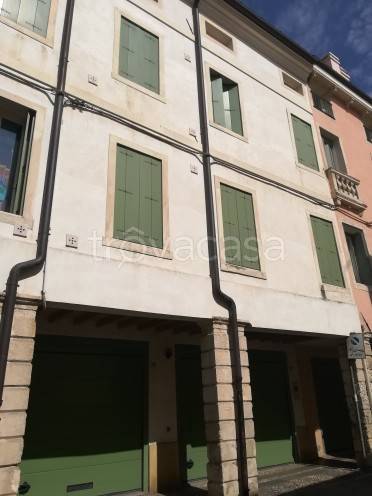appartamento in vendita a Vicenza in zona Centro Storico