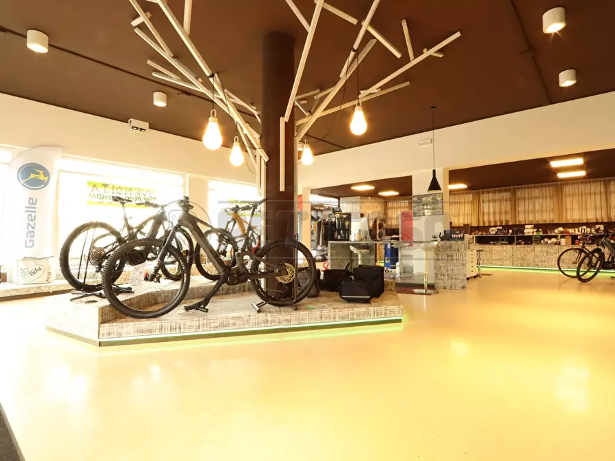 locale commerciale in vendita a Vicenza in zona Pio X
