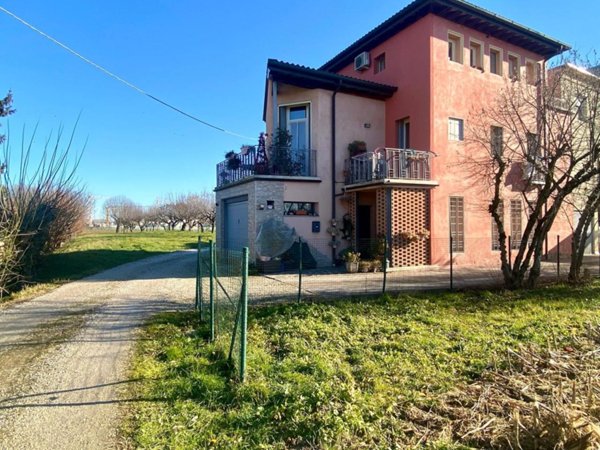 casa indipendente in vendita a Vicenza in zona Centro Storico