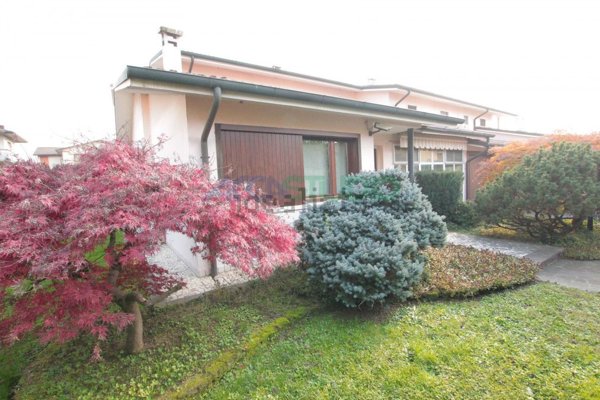 casa indipendente in vendita a Vicenza in zona Bertesinella