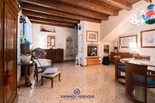 casa indipendente in vendita a Vicenza in zona Centro Storico