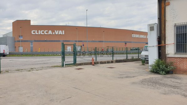 capannone in vendita a Vicenza in zona San Lazzaro/Pomari