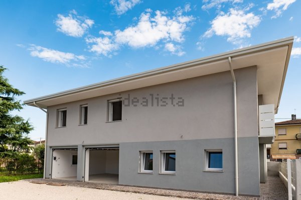 casa indipendente in vendita a Vicenza in zona Bertesinella