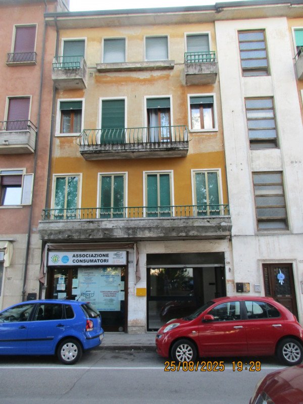 negozio in vendita a Vicenza in zona San Bortolo/San Paolo