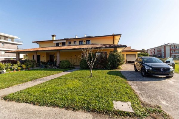 casa indipendente in vendita a Vicenza in zona Anconetta
