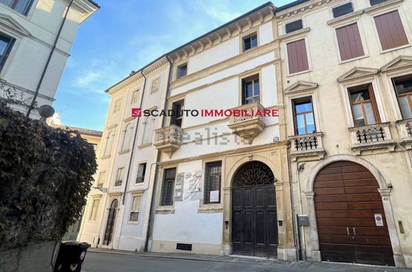 appartamento in vendita a Vicenza in zona Centro Storico