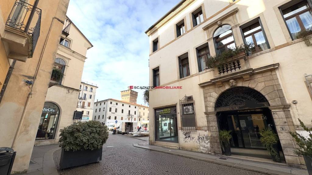 villa in vendita a Vicenza in zona Centro Storico
