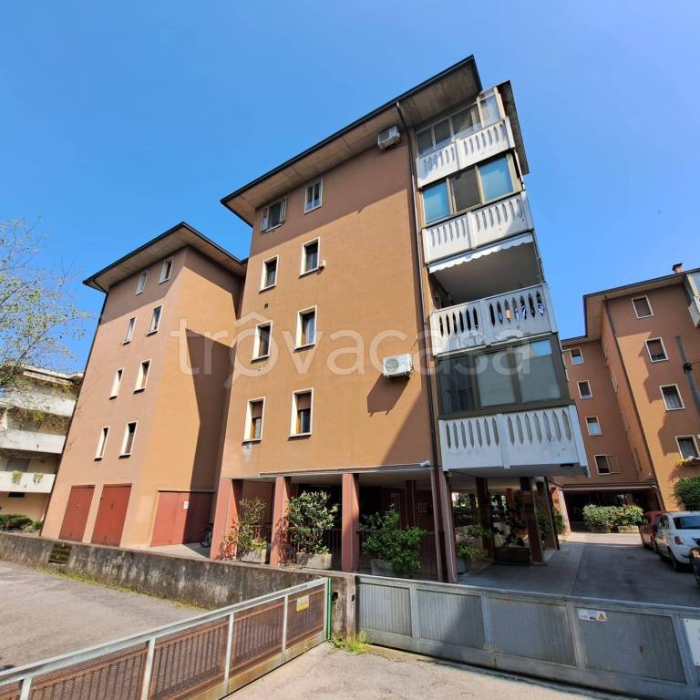 appartamento in vendita a Vicenza in zona San Bortolo/San Paolo