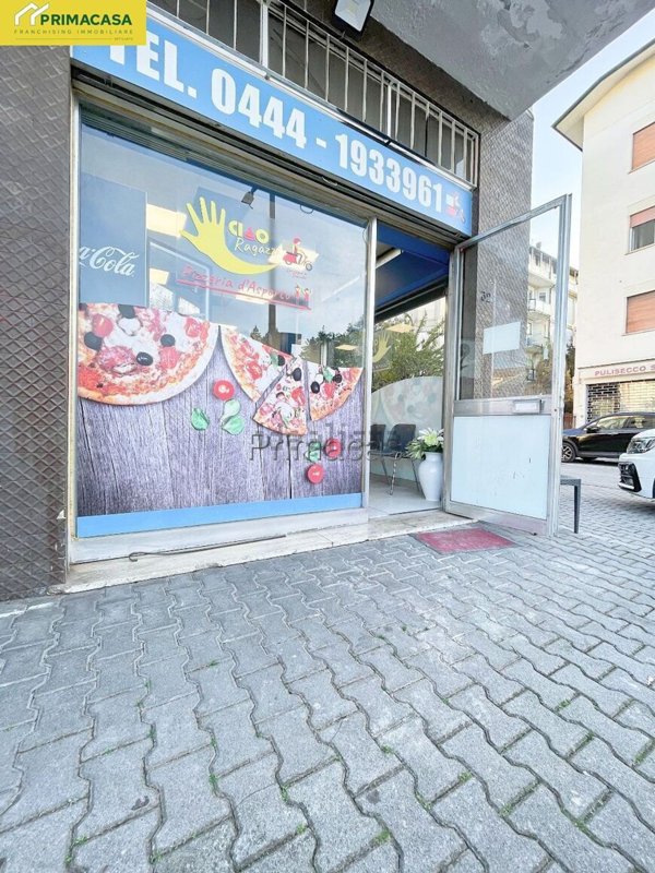 locale commerciale in vendita a Vicenza in zona Sant'Andrea