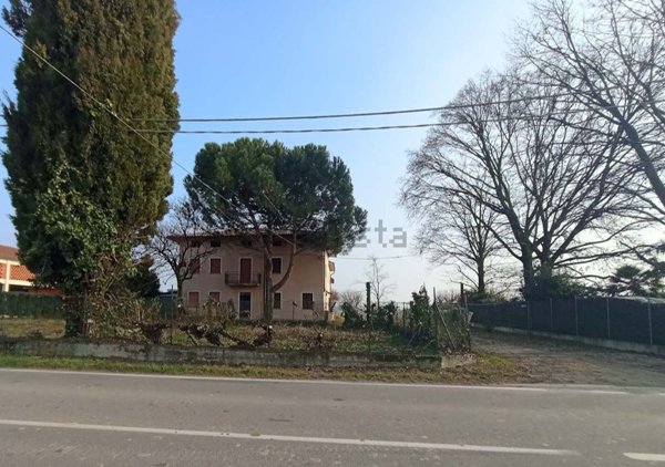 casa indipendente in vendita a Vicenza in zona Saviabona