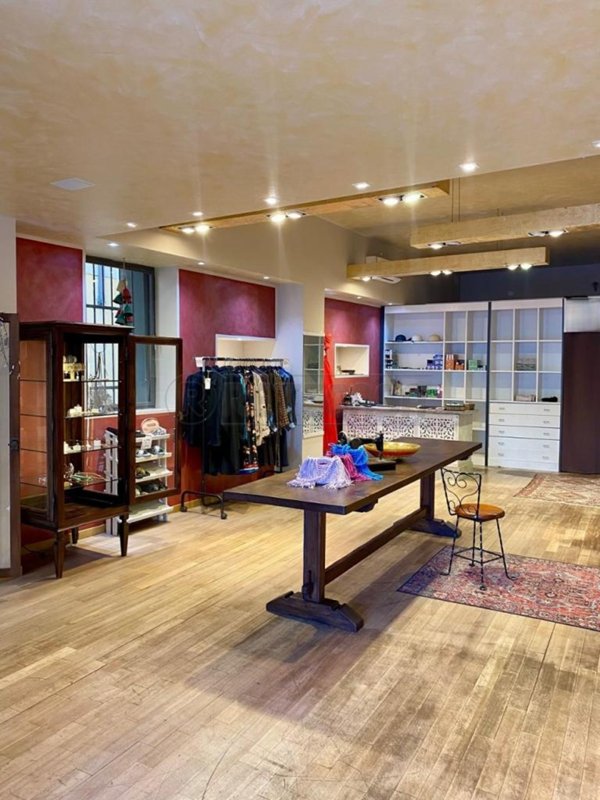 negozio in vendita a Vicenza in zona Centro Storico