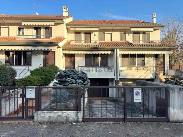 casa indipendente in vendita a Vicenza in zona Bertesinella