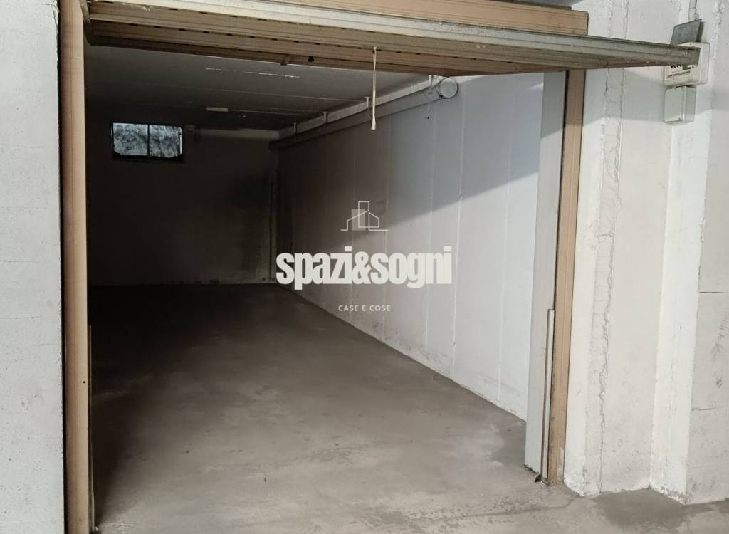 locale di sgombero in vendita a Vicenza in zona Cattane