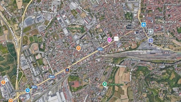 ufficio in vendita a Vicenza in zona Cattane