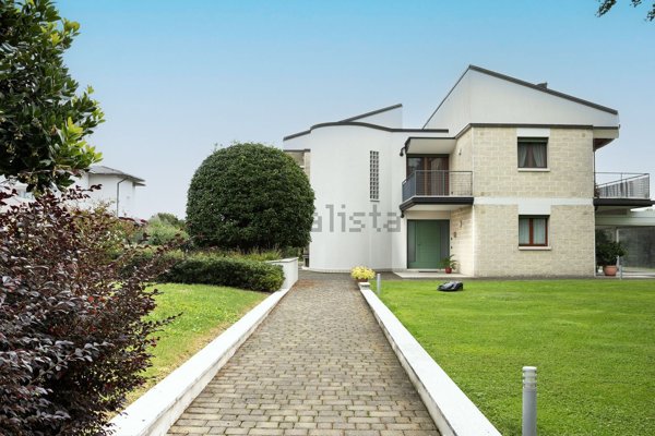casa indipendente in vendita a Vicenza in zona Saviabona