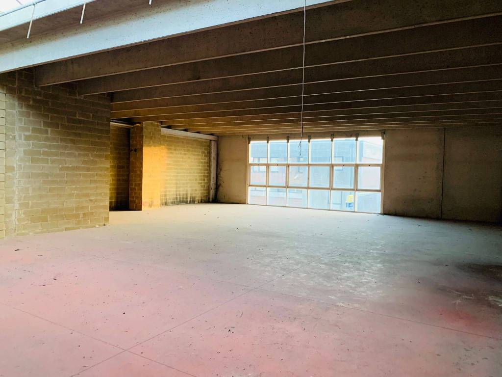 negozio in vendita a Vicenza in zona San Bortolo/San Paolo