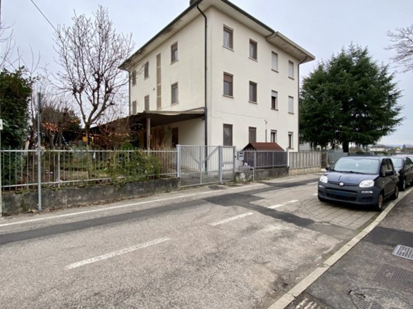 casa indipendente in vendita a Vicenza in zona Bertesina