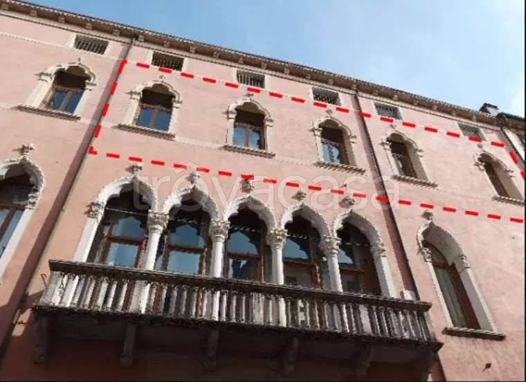ufficio in vendita a Vicenza in zona Centro Storico