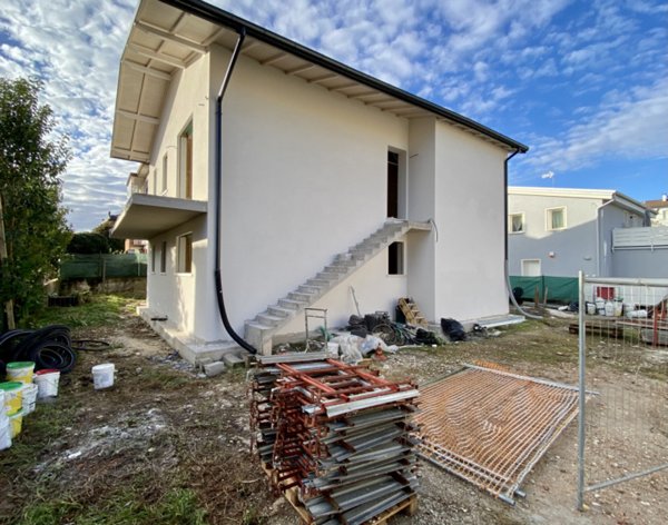 casa indipendente in vendita a Vicenza in zona Laghetto