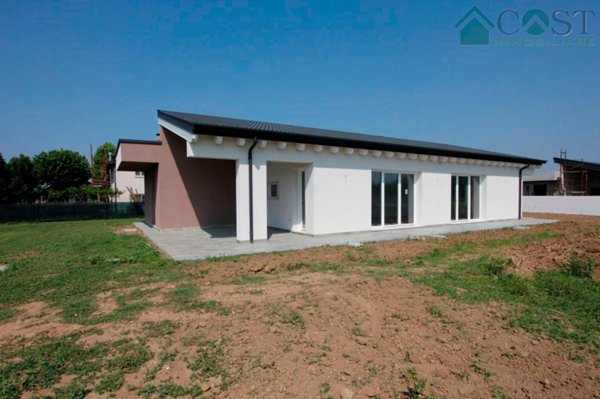 casa indipendente in vendita a Vicenza in zona Saviabona