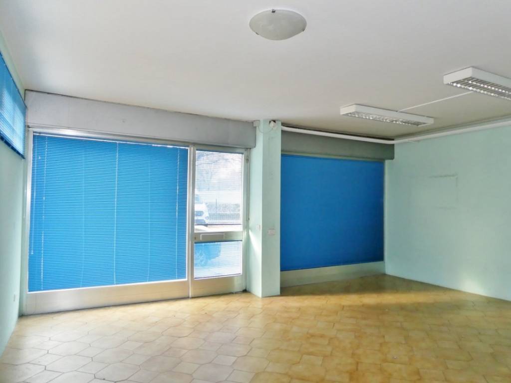 ufficio in vendita a Vicenza in zona Cattane