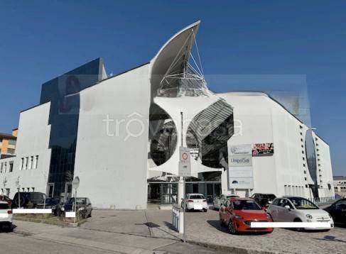 ufficio in vendita a Vicenza in zona San Lazzaro/Pomari