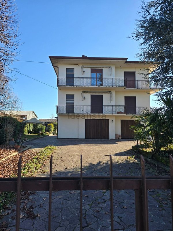 appartamento in vendita a Vicenza in zona Saviabona