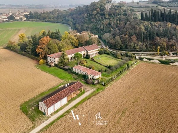 casa indipendente in vendita a Vicenza in zona Longara