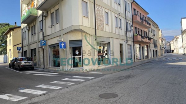 casa indipendente in vendita a Vicenza in zona Borgo Casale