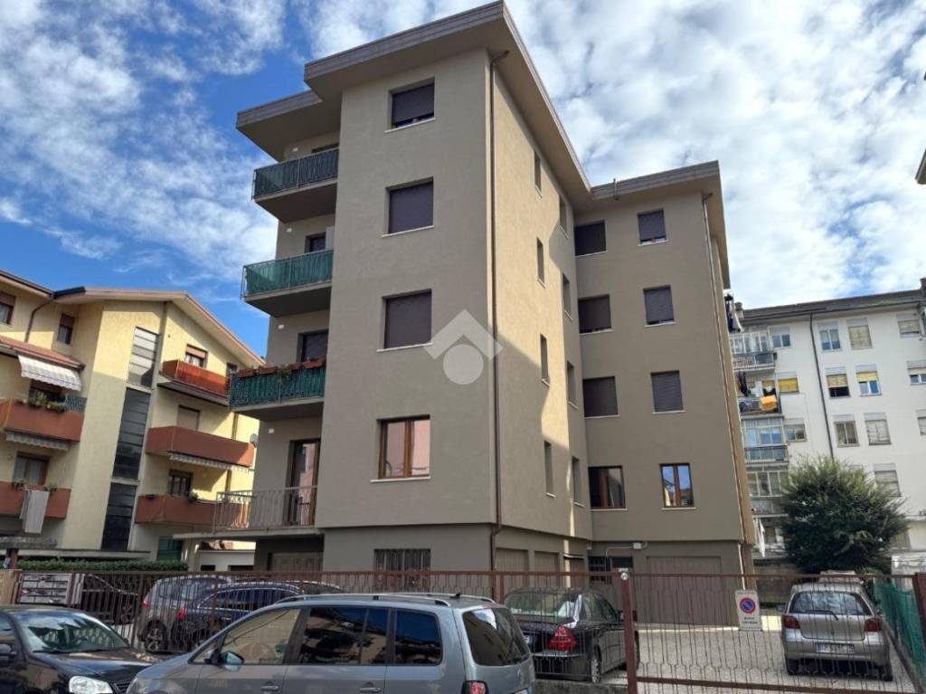 appartamento in vendita a Vicenza in zona Villaggio del Sole